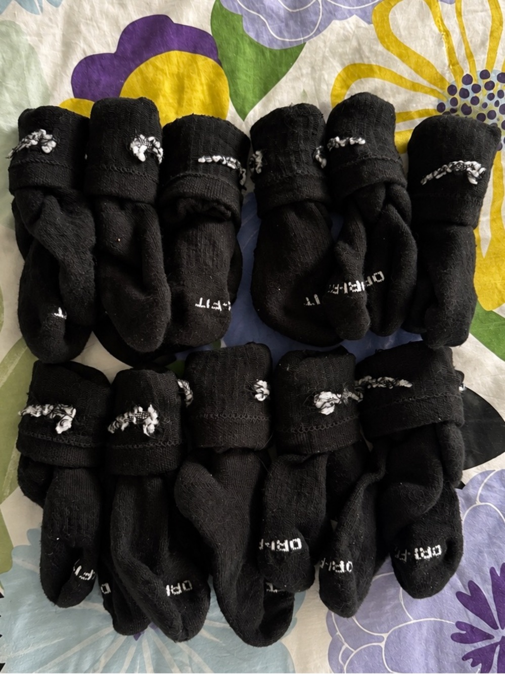 Youth Black Nike Crew Socks - 11 pairs (size 5.5Y-7Y)